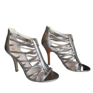 Isola "Angelique" Leather Metallic Zip Front Caged Sandal Size 10 Includes Box